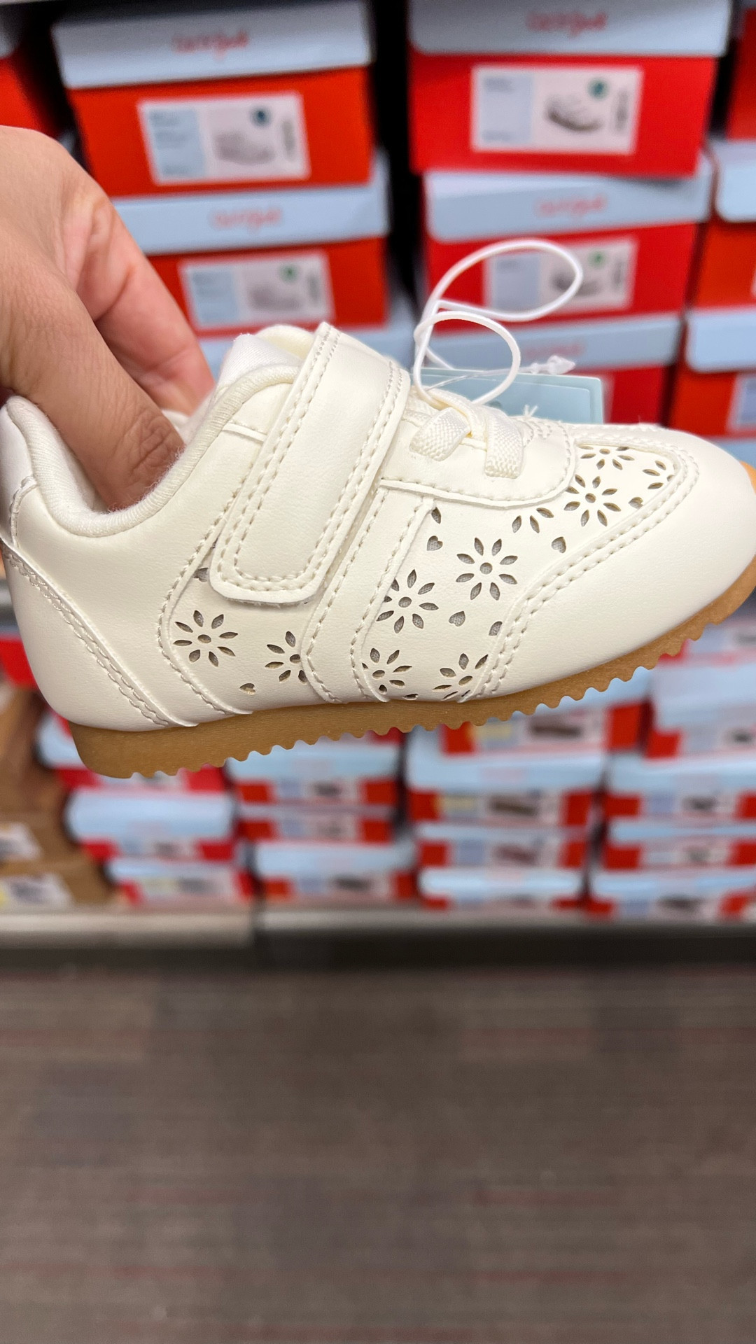 New toddler shoes

Target finds, Target style, kids shoes 

#LTKmomlife #LTKKids