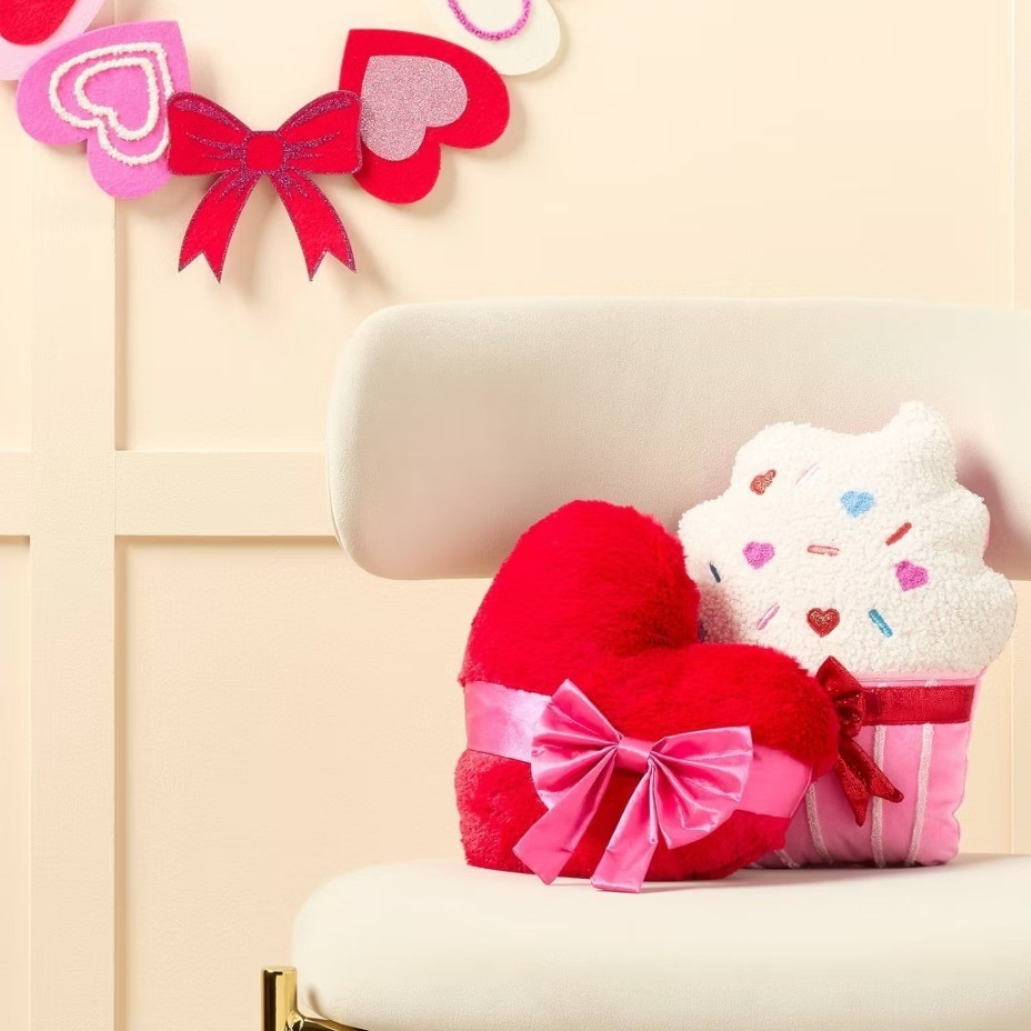 Valentine's Day throw pillows.

#LTKValentine #LTKHome