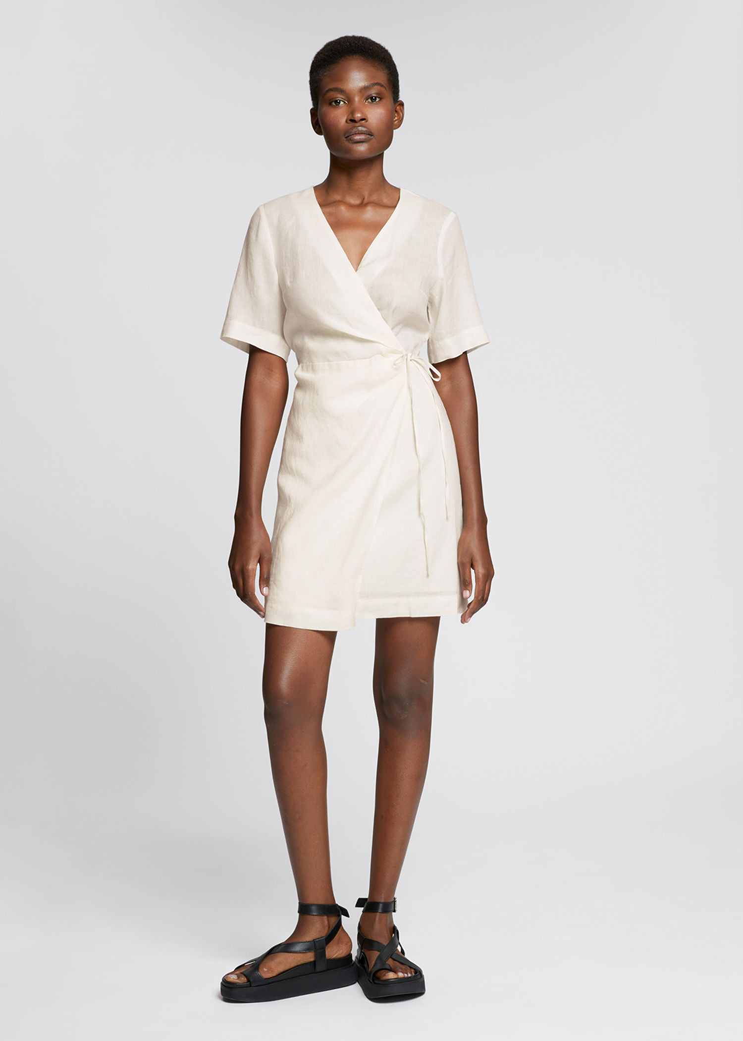 Robe portefeuille diagonale en lin | & Other Stories (DE + FR)