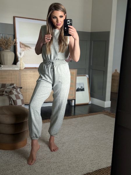The perfect spring jumpsuit — loving this for errands & every day 

#jumpsuit #abercrombie #summer 

Summer Outfit - Travel Outfit - Airport Outfit - Vacation Outfit - Spring Fashion 