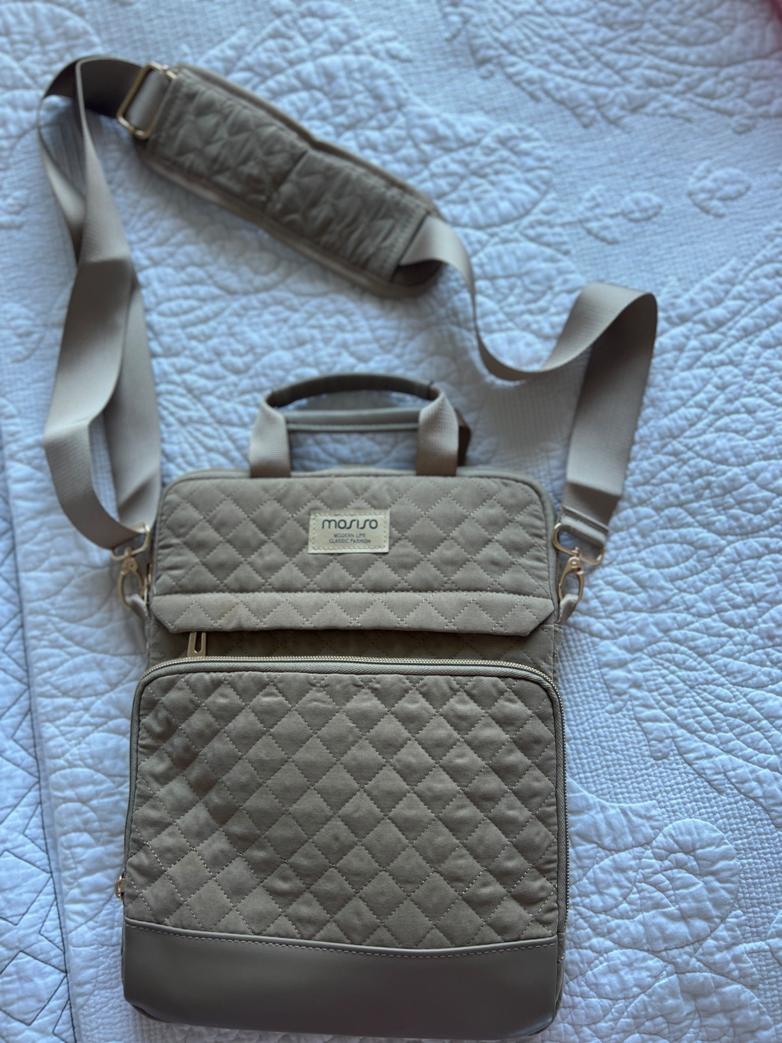 A structured quilted iPad bag that keeps tech protected while still looking polished. Ideal for workdays, travel, or carrying your essentials without sacrificing style.
ipad bag, tablet bag, work essentials, quilted bag, neutral accessories, AudrieDollins

#LTKWorkwear #LTKvlog #LTKdayinmylife