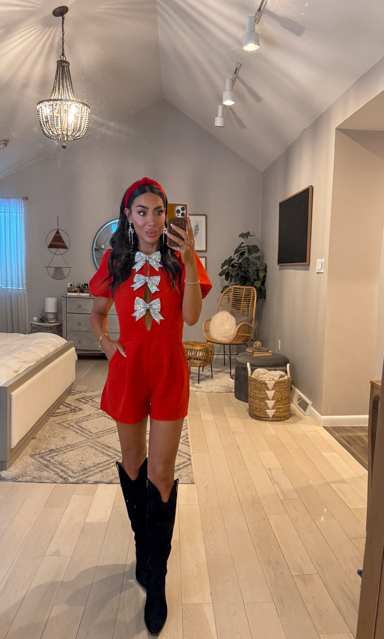 Valentines Day ootd ❤️‍🔥❤️‍🔥

Bow romper: wearing M for length 

#LTKValentine #LTKSaleAlert #LTKootd