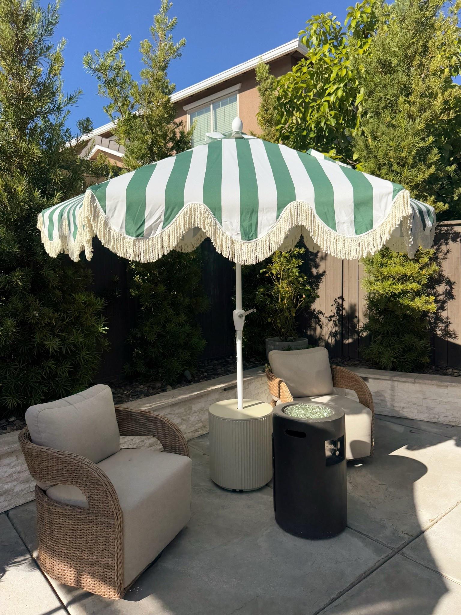 Patio umbrella | striped patio umbrella

#LTKHome #LTKSaleAlert