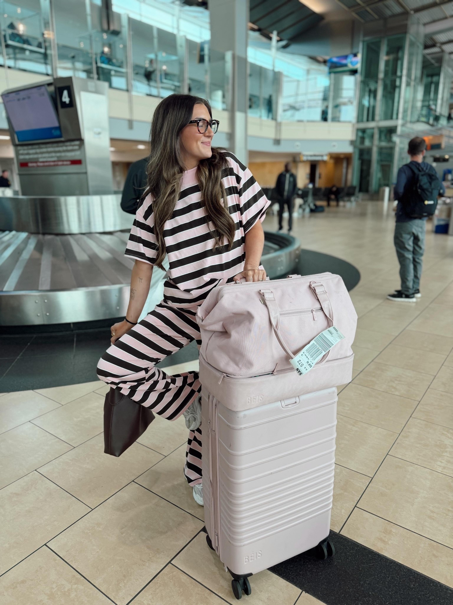Headed somewhere fun to celebrate @elipaul_17 ✈️🧳🤭🎓 any guesses??

#LTKTravel #LTKootd #LTKSaleAlert