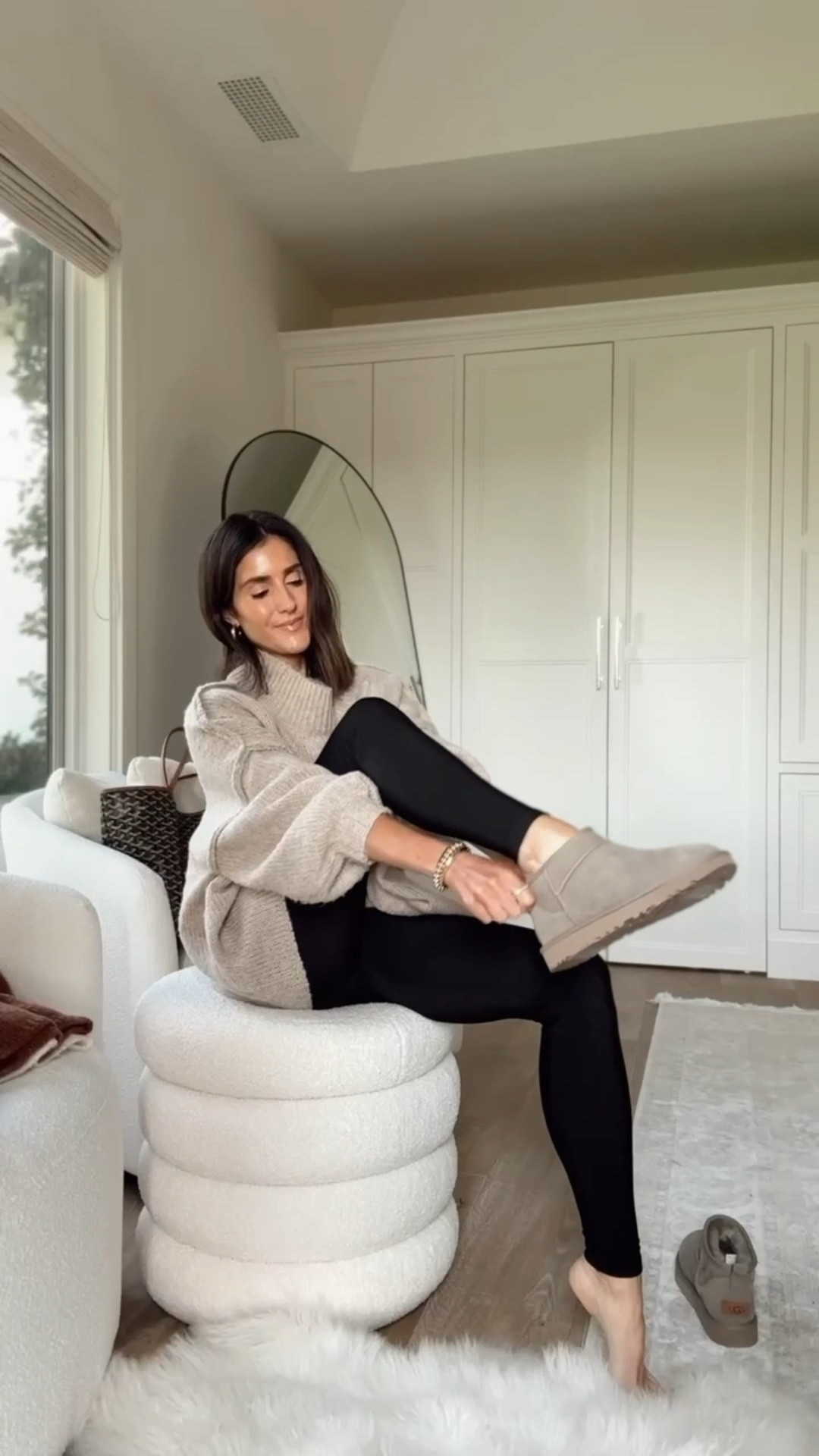 POV: You found the sweater that feels like a hug. I’m just shy of 5-7” wearing the size small
StylinByAylin, Aylin #amazon #nordstrom #walmart #ootd #outfit #comfycasual

#LTKHoliday #LTKootd #LTKgrwm