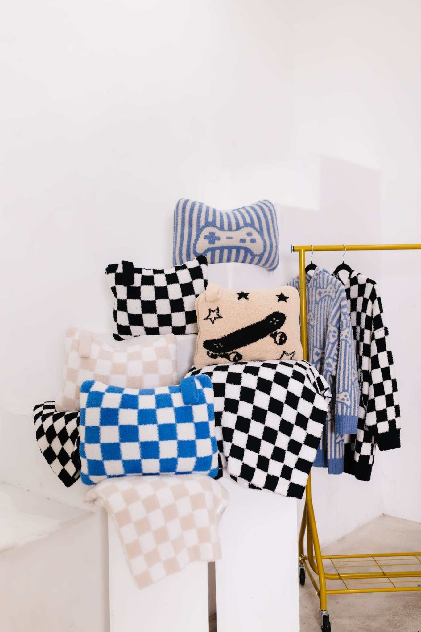 FRIDAY!!!!

#LTKGiftGuide #LTKCyberWeek #LTKHoliday