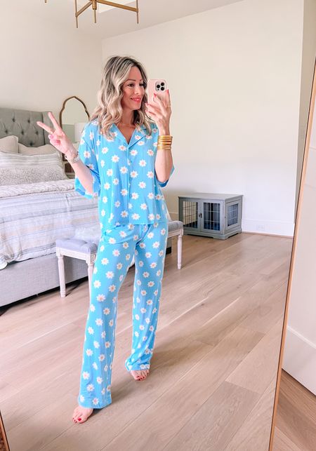 Pajama Set 

Pajama Fit: I’m wearing an XS

Pajama Style, Comfy Clothes, Nordstrom Pajamas 

#LTKstyletip #LTKSeasonal #LTKFind