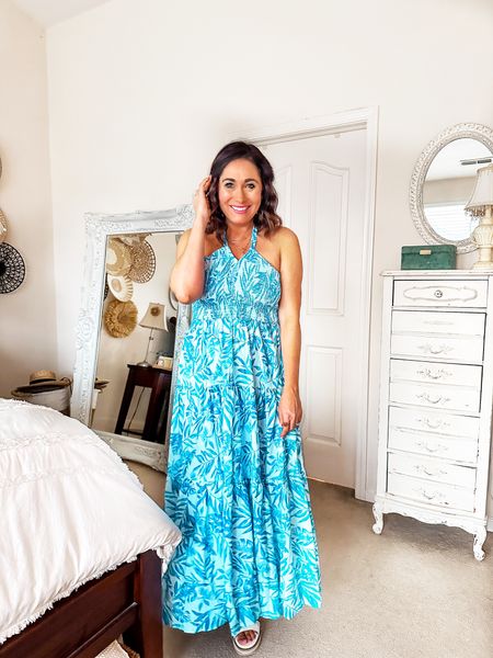 Summer and spring dress!
Perfect for vacation!
Comes in other prints linked below!!
🩵🩵🩵

Blue maxi dress// 