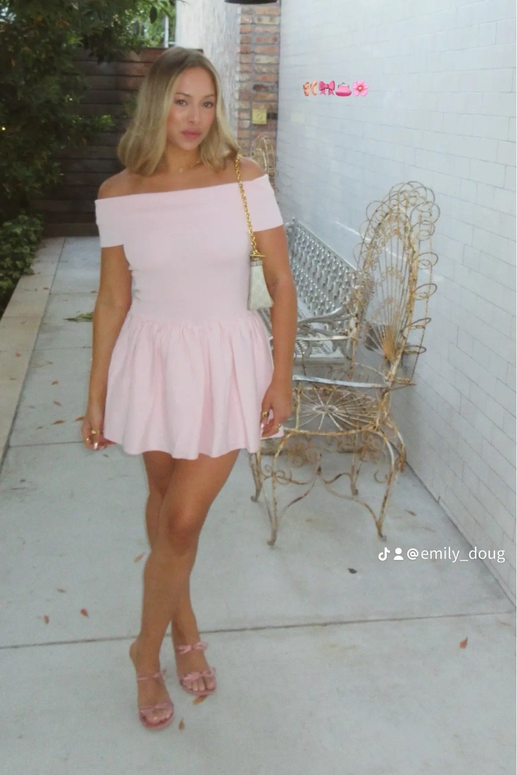 pretty in pink💞🎀

#LTKStyleTip #LTKFindsUnder100 #LTKSeasonal