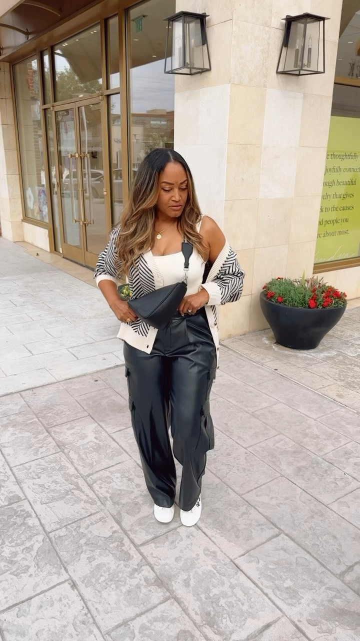 Casual Chic outfit inspo 🖤

#LTKstyletip #LTKitbag #LTKSeasonal