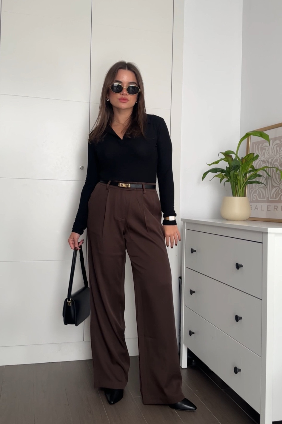 Date night outfit idea! Pantalones marrones rectos , top manga larga de cuello y botines 

#LTKstyletip #LTKeurope