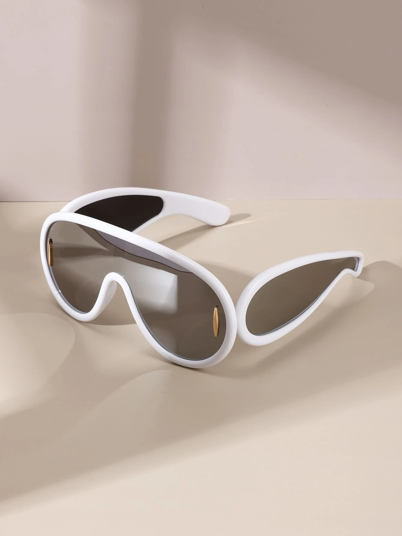 Local1pc Liquid Silver Color Pc Big Frame One-Piece Lens Unique Futuristic Wide Leg Punk Boho Fas... | SHEIN