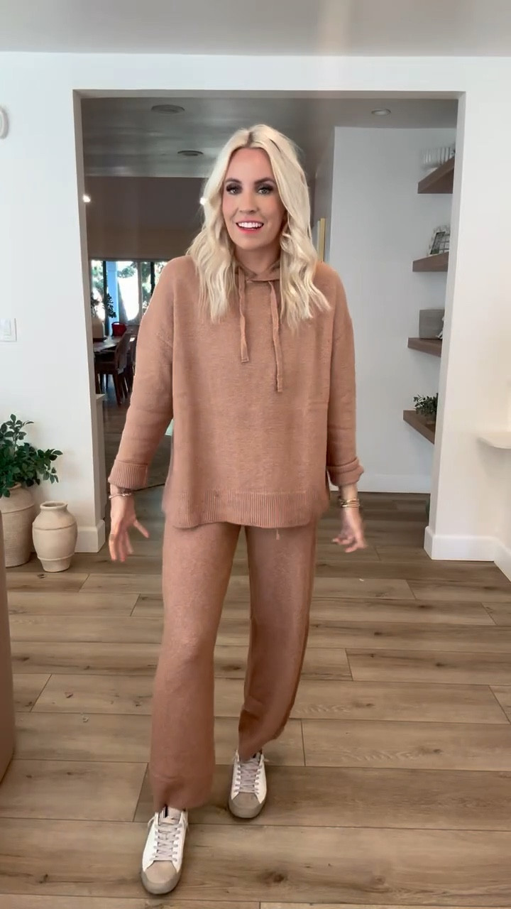 This Walmart set is only $34! 🤯 I sized up to a medium for a more oversized fit! 

#LTKStyleTip #LTKFindsUnder50 #LTKFindsUnder100
