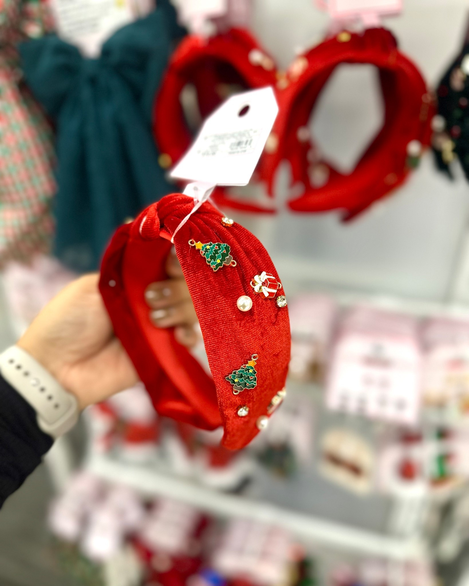 How cute is this Christmas headband? Add to cart! ♥️

#LTKHoliday #LTKSeasonal