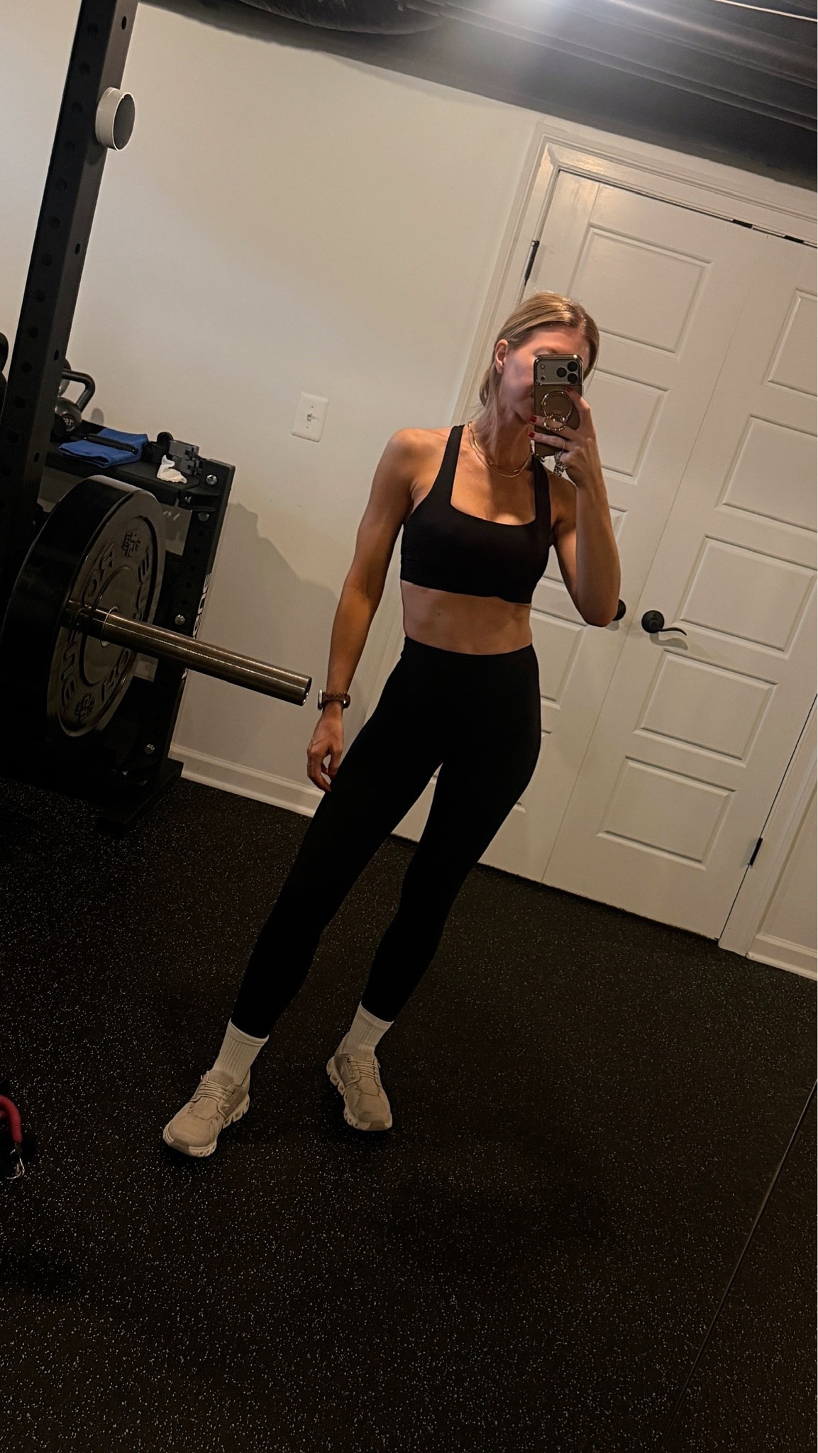 My favorite workout set! 
Top: runs TTS, wearing size small 
Bottoms: run TTS, wearing size XS