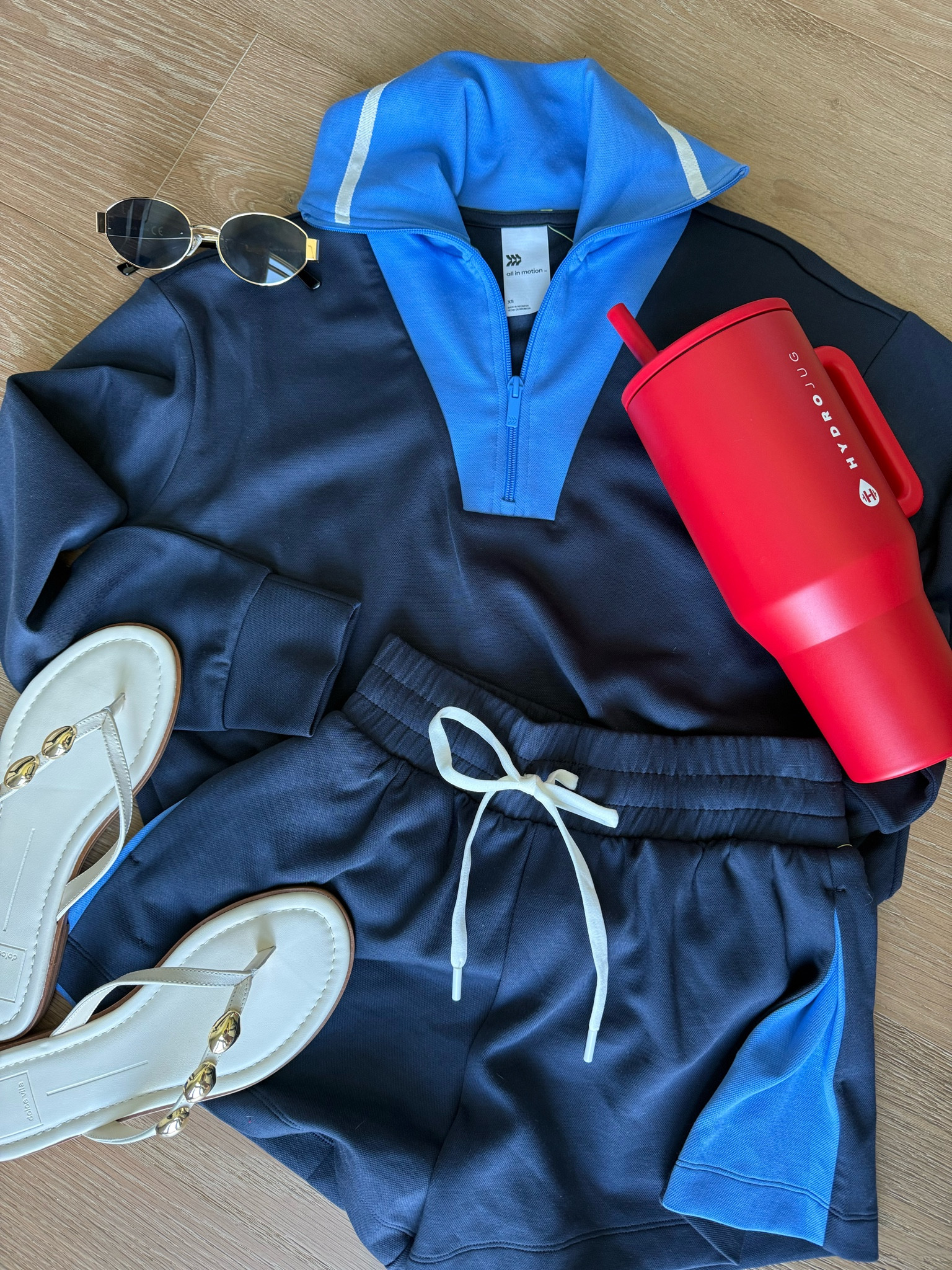 My favorite kind of outfit = looks styled without trying too hard 👏

Summer outfits 
Target activewear 
Sports moms 
Memorial Day outfits