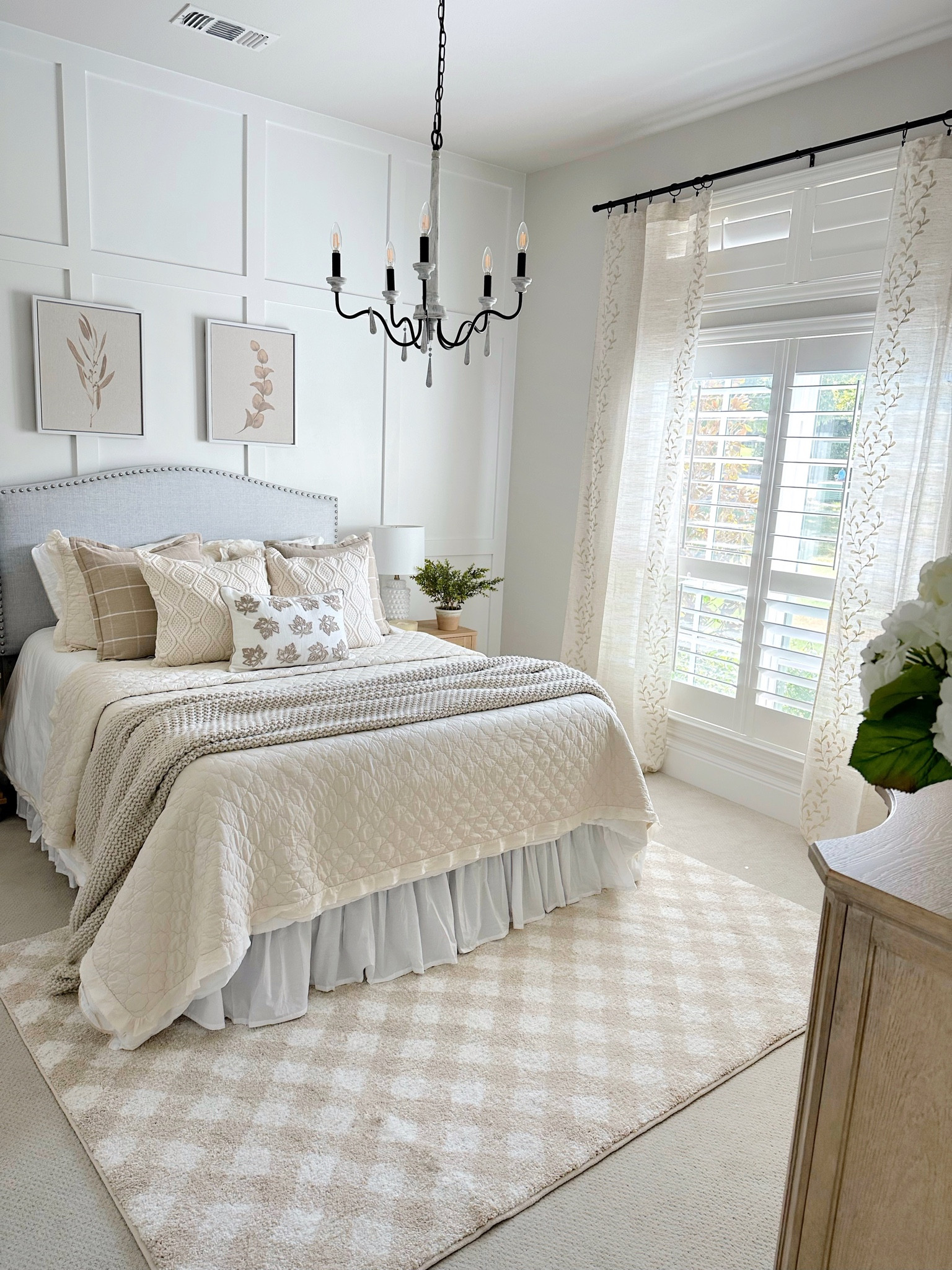 Fall bedroom decor


#LTKhome #LTKHalloween #LTKSeasonal