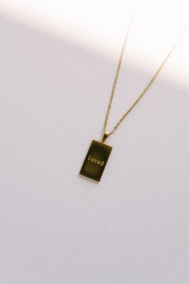 Amour Love Word Gold Necklace for Women - Beljoy Jewelre | BÉLJOY