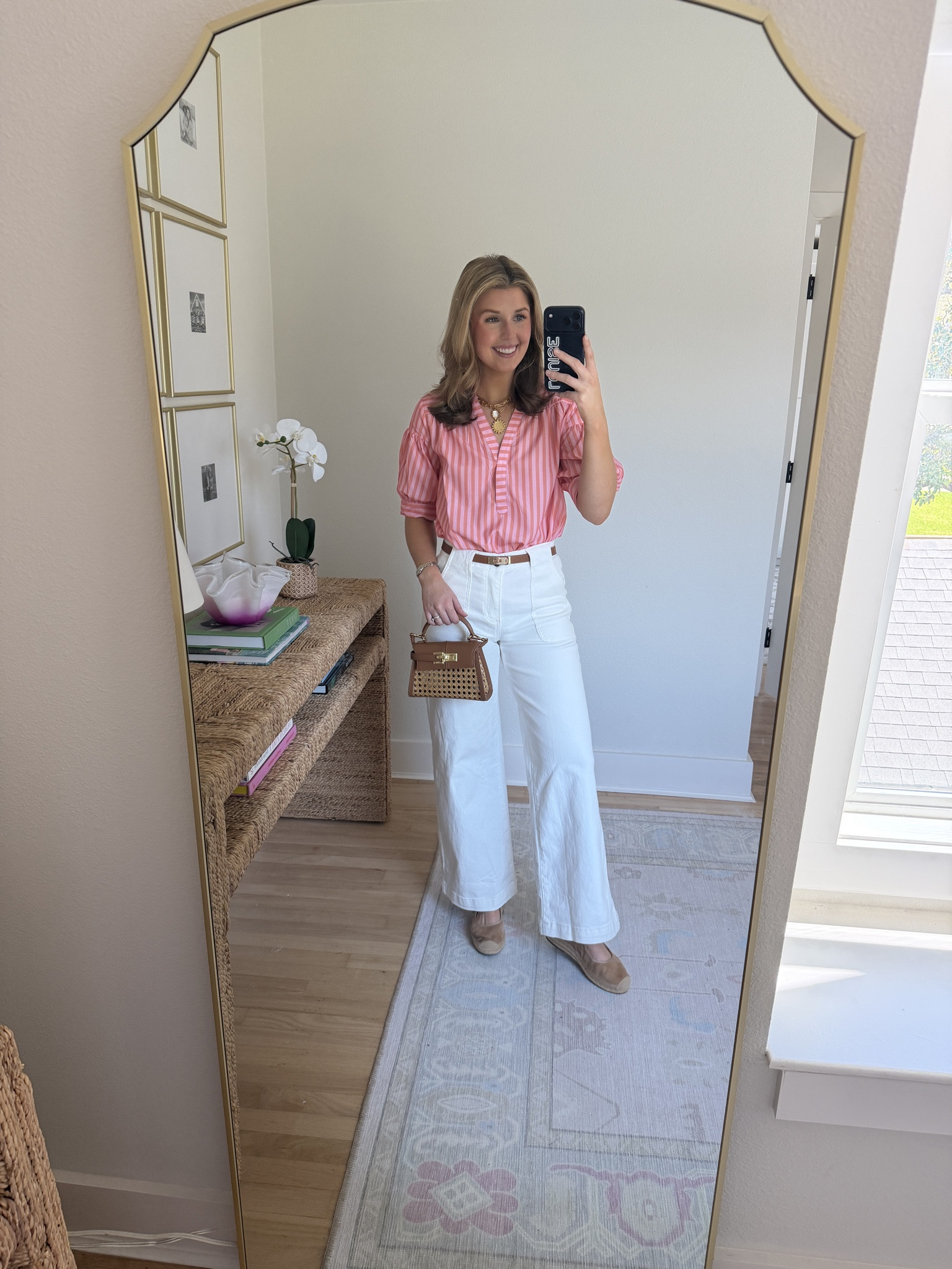 Cute top and jeans outfit idea! Wearing a S in top and 4 in jeans 