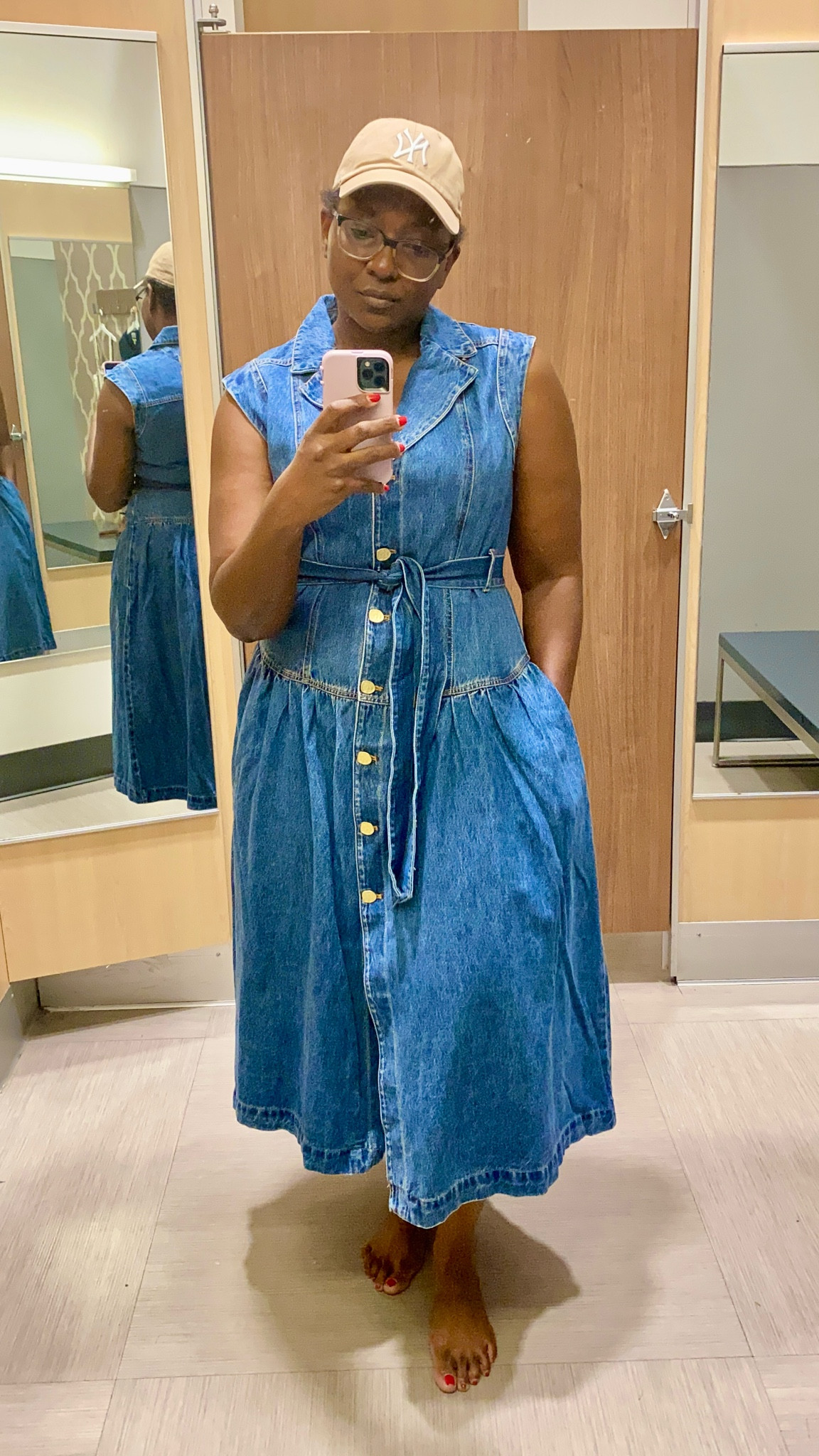 This denim dress from The Target x Jenee Naylor collection is SO GOOD!!!! The gold buttons Chef’s Kisss
I’m wearing a 14
