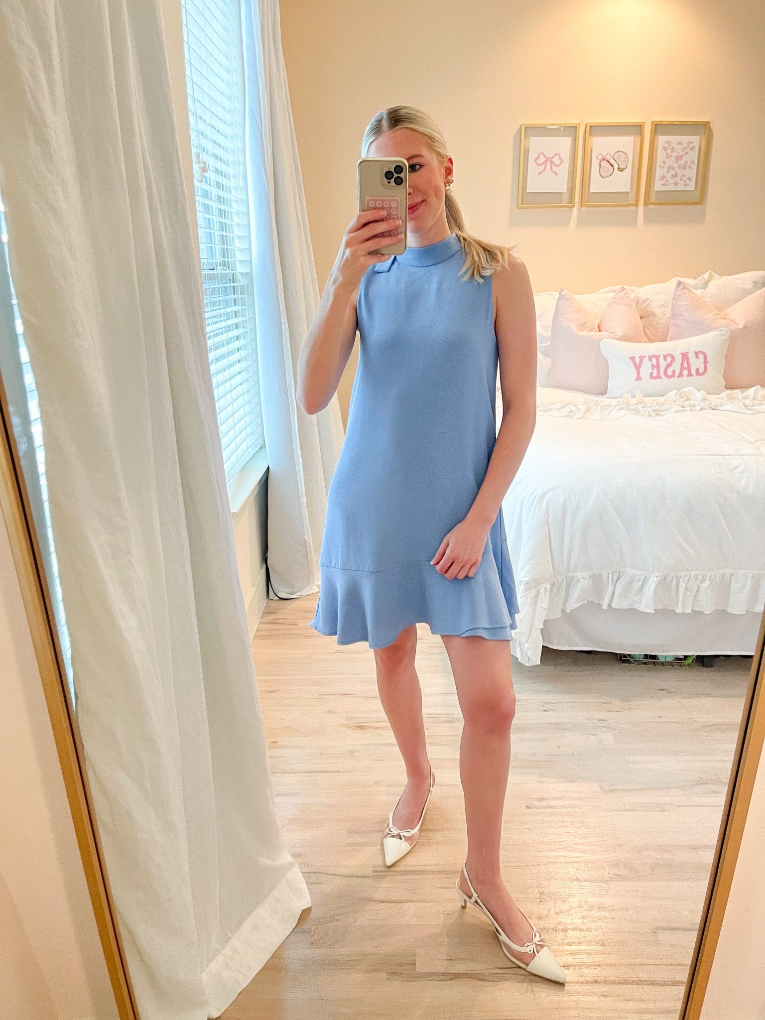 Dolce Vita heels//kitten heels//work shoes//white heels 

#LTKShoeCrush #LTKWorkwear