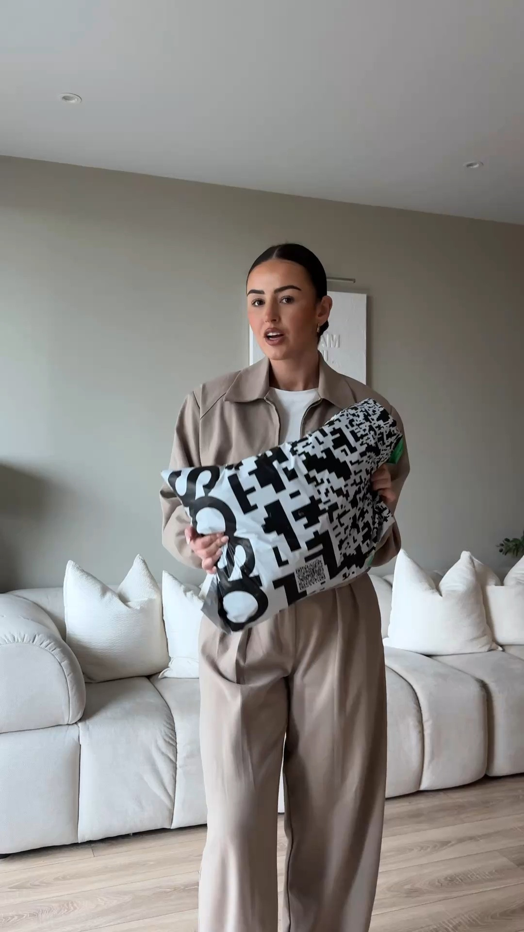 Everything is linked below & my outfit from the beginning is the first jacket & trousers 🤍

Size info:
Couture Club set - jacket = 10, trousers = 8
Denim jacket - size S
White Jeans - size 10
Trench jacket - size S
Blue Jeans - size 27
Blazer - size 8
Capris - size S
Pink jacket - size S

ASOS new in, ASOS spring, ASOS jackets, denim jacket, funnel neck jacket, cropped trench, spring trench, windbreaker, spring casual outfits, casual outfits, white jeans, spring capsule wardrobe, ASOS, Couture Club, Abercrombie jeans


#LTKjeans #LTKuk #LTKspring