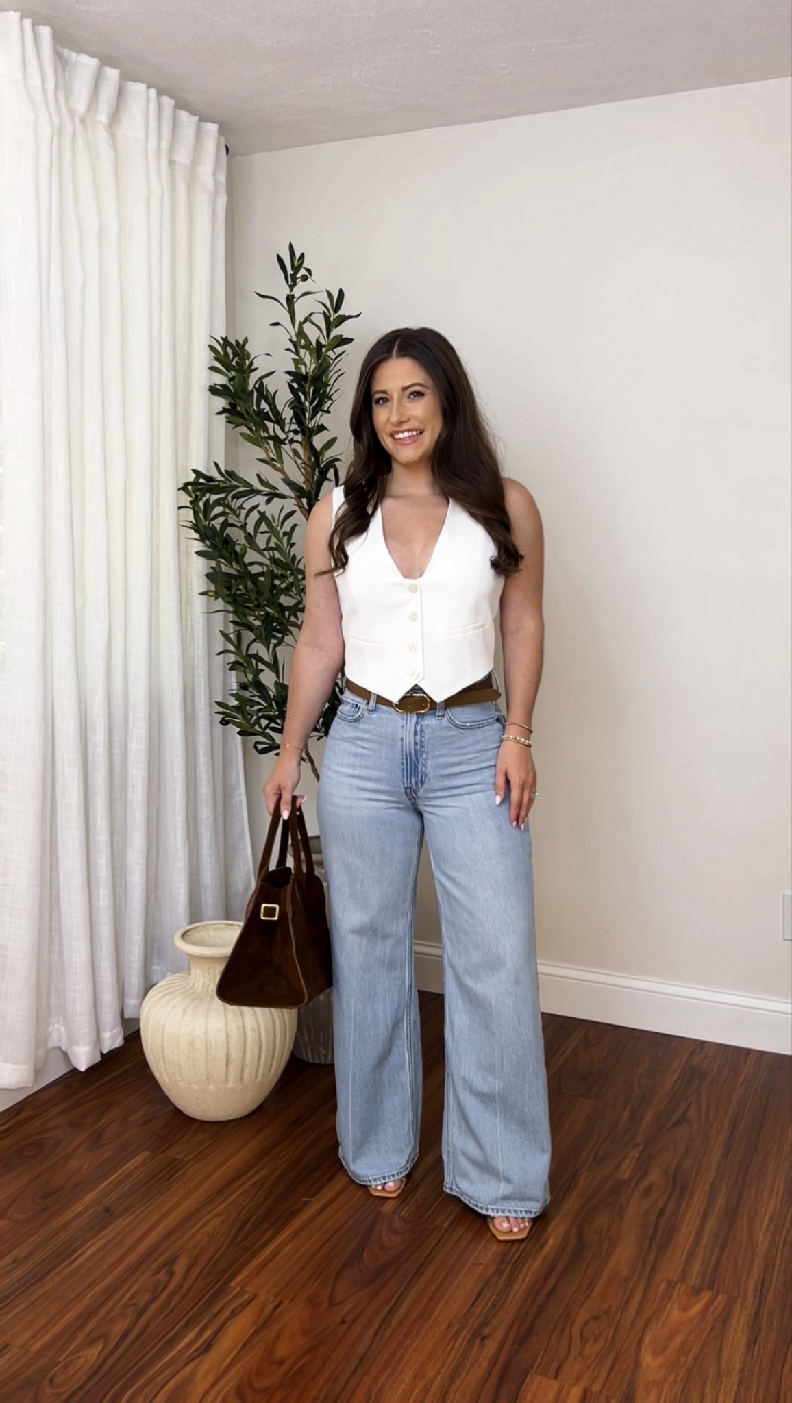 Pre-Fall Outfit 😎 my go-to petite Friendly wide leg jeans! Wearing a 25-Short 

#LTKStyleTip #LTKPetite #LTKFindsUnder100