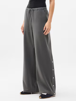 MVP Mid Rise Snap Pant | Athleta