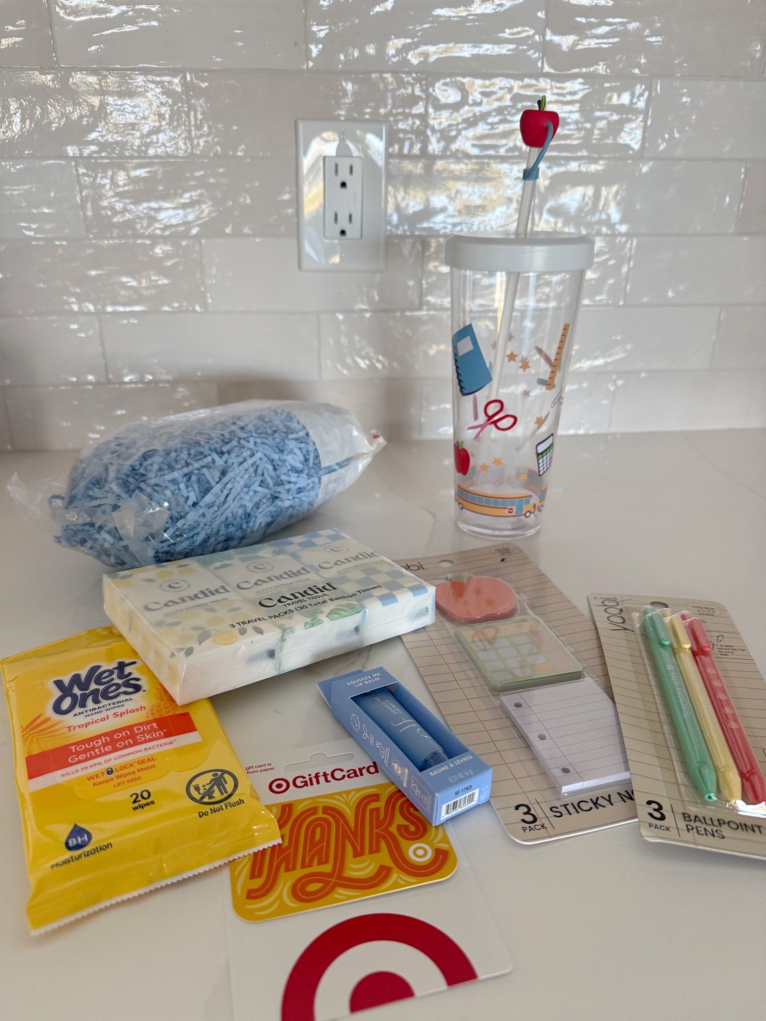 Teacher appreciation is the week of May 4th✏️🍎

How cute is this teacher tumbler? 🍎 Such a cute + easy gift idea. 

#teacherappreciationweek #giftidea #teacherappreciationgift #teacheressentials #teachertumbler #notepads #postitnotes #pens #teacherappreciation #giftideas #target 

#LTKmomlife #LTKKids