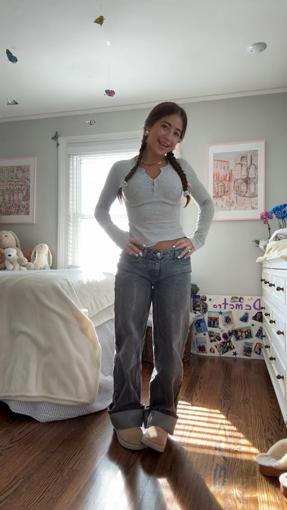 comfy outfit from yesterday🧸 thank you guys for all the love🤗🤗
top: xs
jeans: 24

#LTKVideo #LTKStyleTip