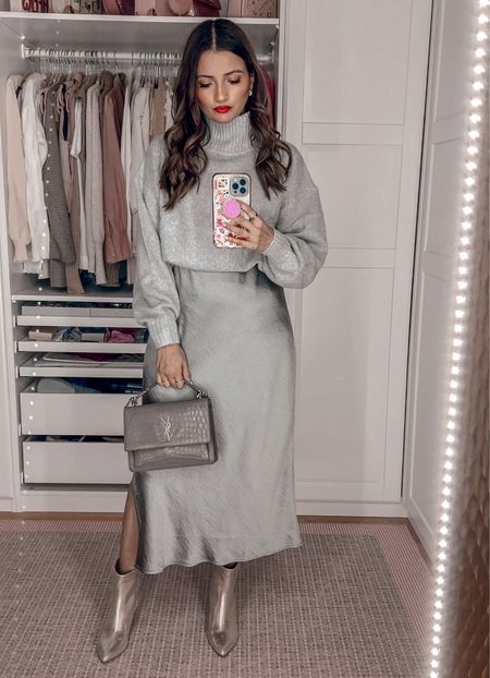 Holiday outfit ideas from GAP. Satin high neck midi dress in storm cloud grey. CashSoft mock neck sweater.

I’m wearing an M in the dress and S in the coat.

There’s currently 40% off on site!

#gapcanada #howyouweargap

#LTKCyberWeek #LTKfindsunder100 #LTKSeasonal