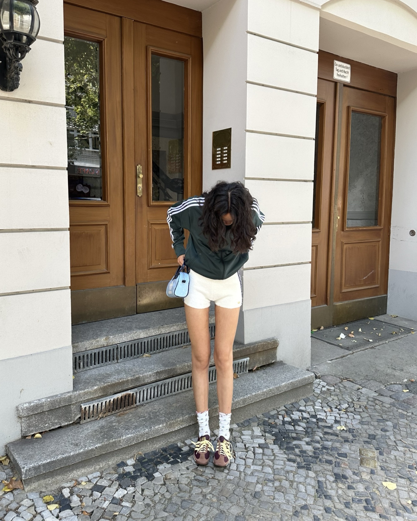i found THE perfect shoes for fall ahh (i’m promising u, these will be so big this & next year, thank me later 👀)

hab DIE perfekten herbst schuhe gefunden 🤭 (versprechs euch, das werden die nächsten trend schuhe in denen jeder rumlaufen wird dieses und nächstes jahr 👀)

danke  @adidas 💘 #ad 

#LTKautumn #LTKeurope #LTKshoes