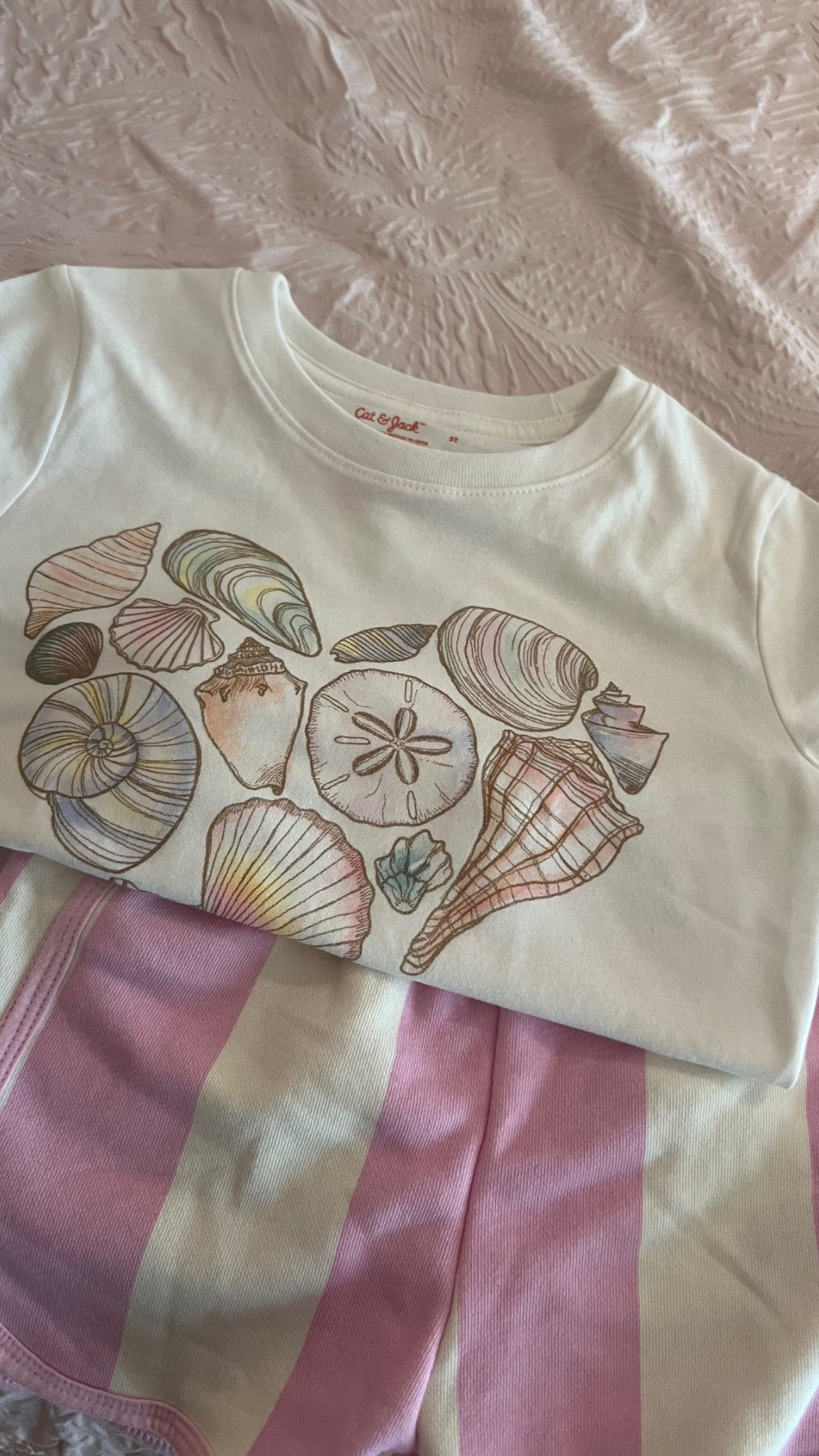 Cute toddler shorts and t-shirt 