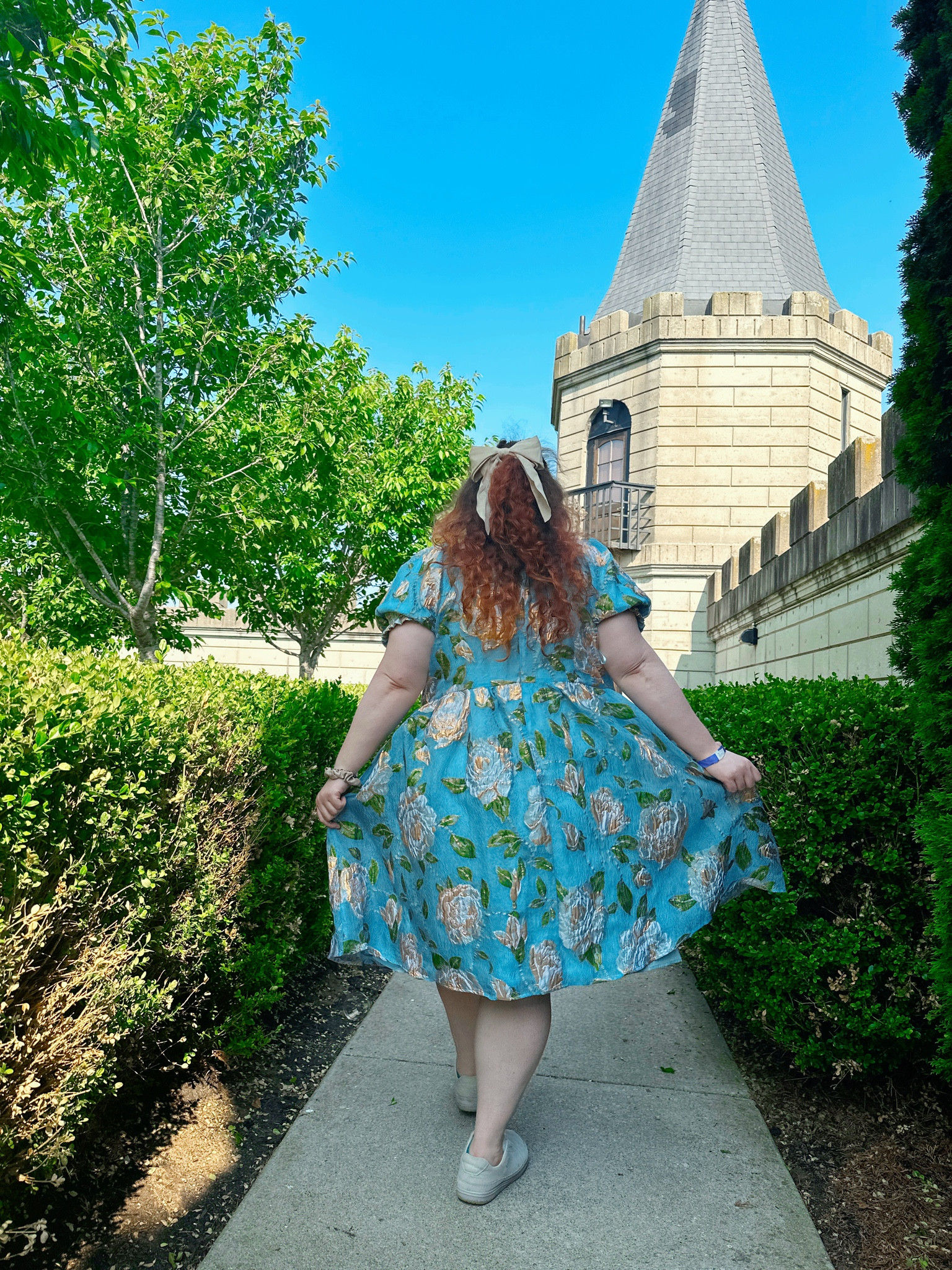 Princess vibes 🩵

#LTKSeasonal #LTKPlusSize #LTKMidsize