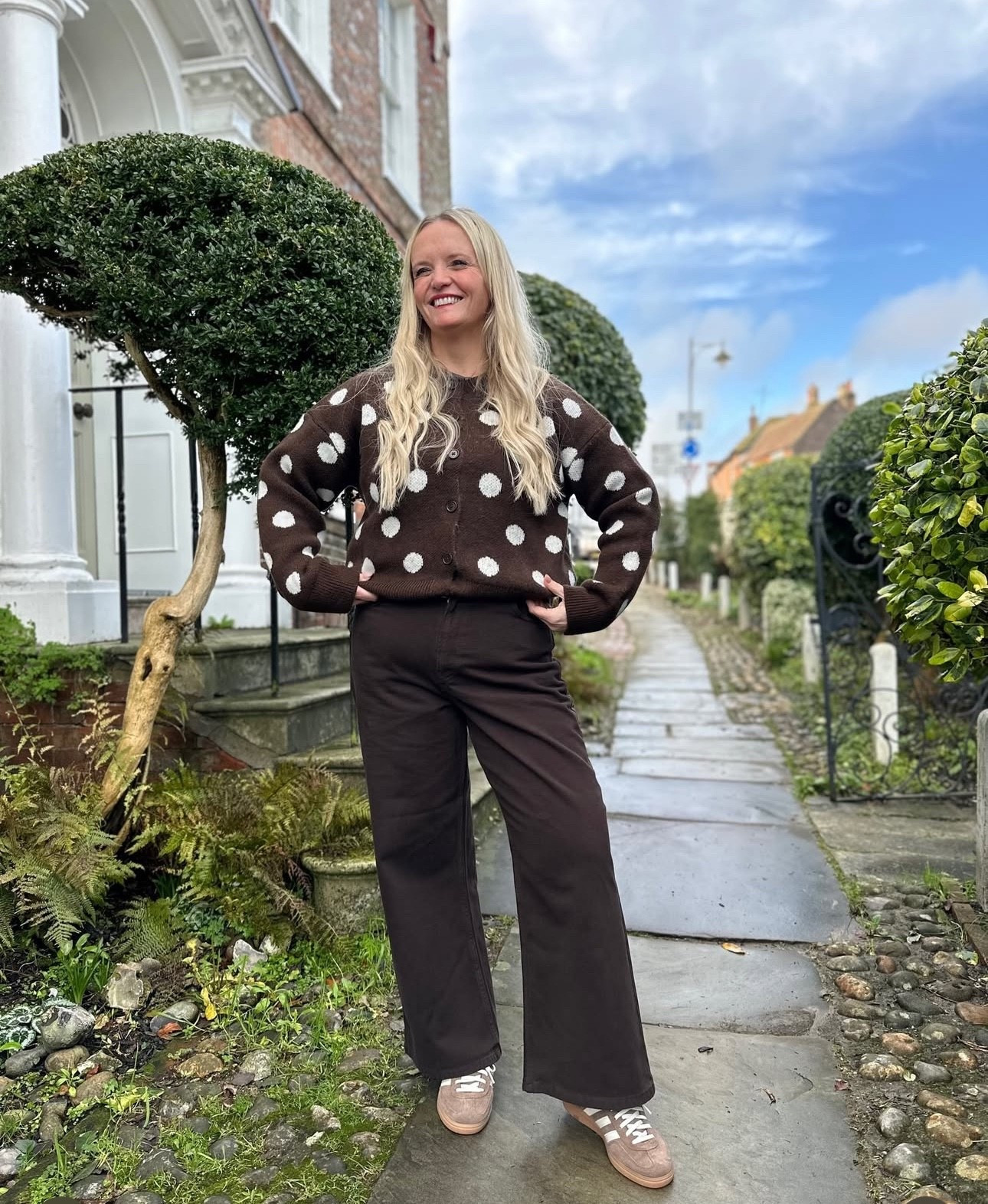 Weekend casuals from @newlook! 

🤎 Brown Polka Dot Crew Neck Cardigan - now £26.24

🤎 Brown Adalae High Wasited Jeans - now £33.24 

I’m wearing a size 12 in the cardigan and 12 petite in the jeans. 

#LTKuk #LTKjeans #LTKwinter