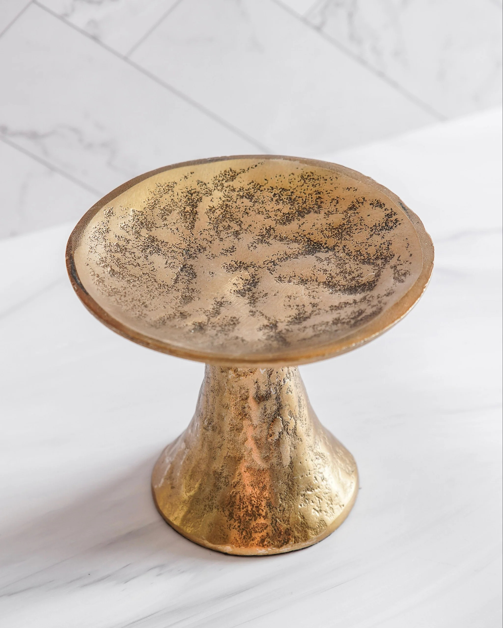 Hammered Gold Pillar Holder | MJHome