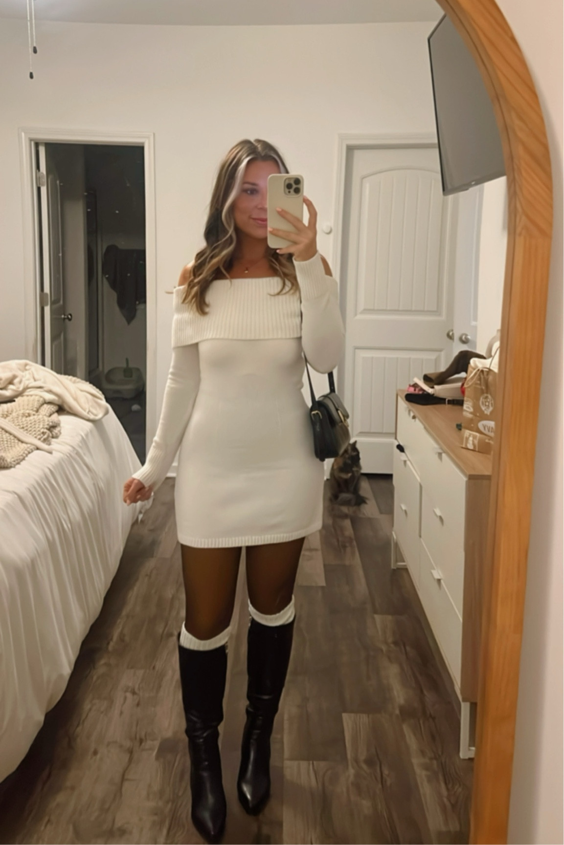 christmas party🎄🎅🏻🎁🍾
dress is a size extra small!