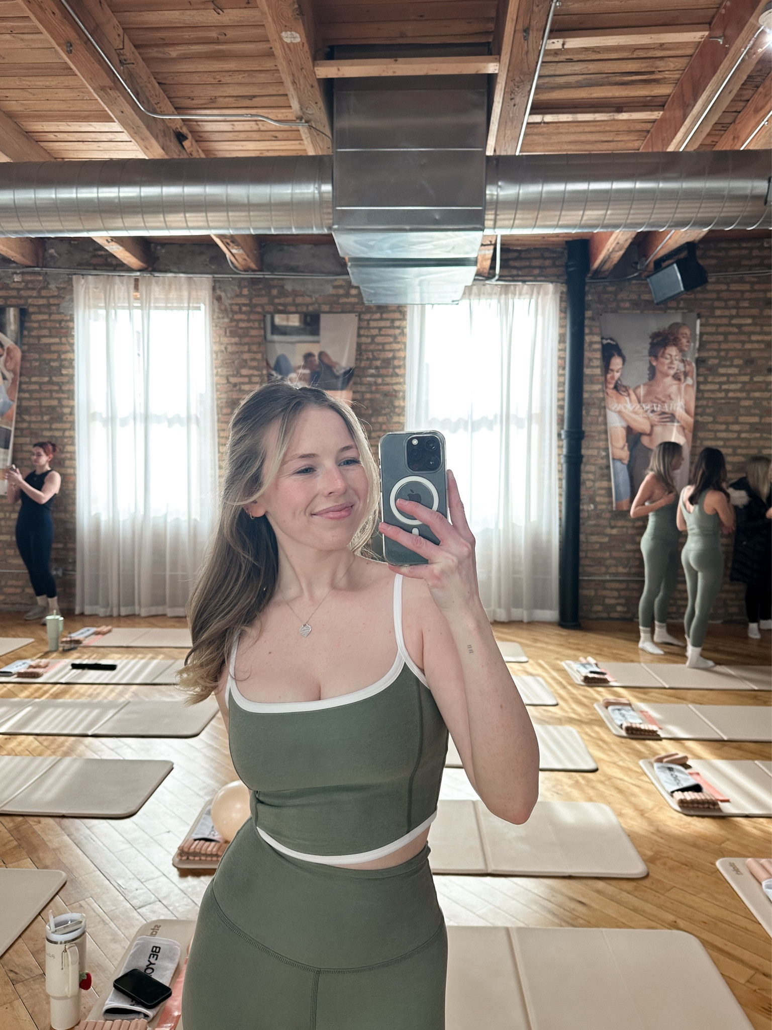 leggings, sports bra, beyond yogaa

#LTKSeasonal #LTKFitness