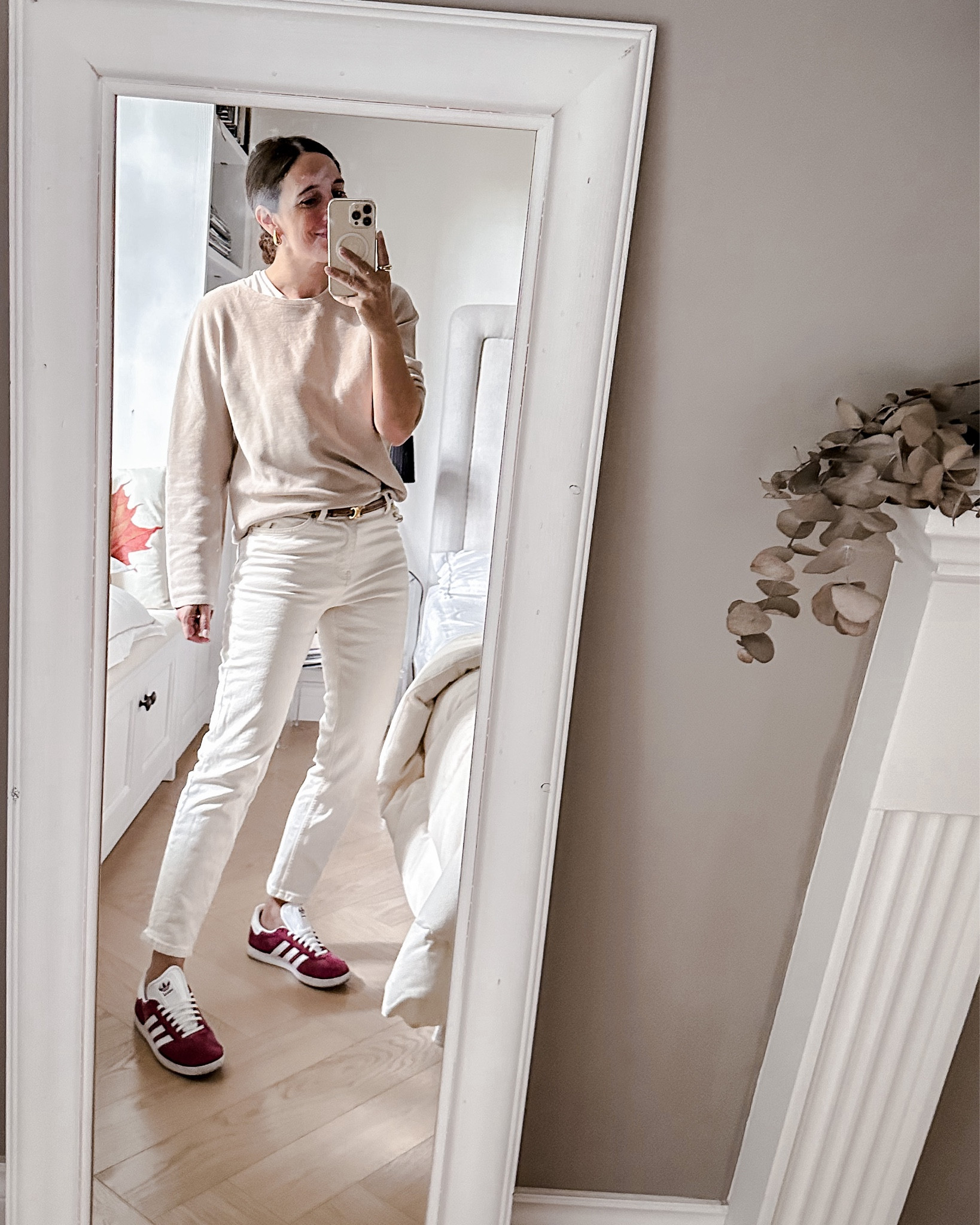 Comodo in bianco beige e con le scarpe colore della stagione. 

autumn cozy fits
 #AutumnLTKChallenge

#LTKworkwear #LTKover40 #LTKstyletip