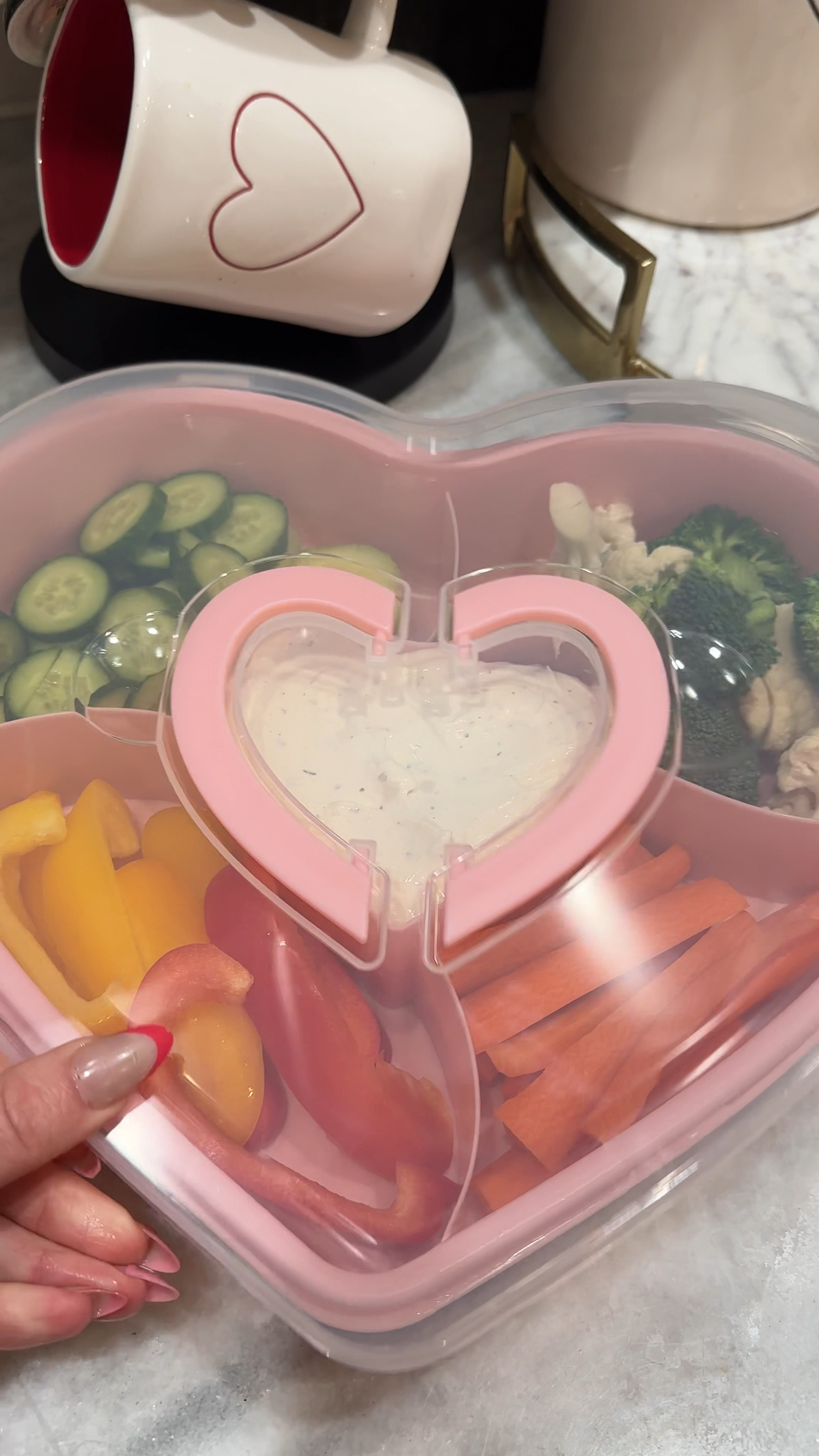 Heart shaped Snacklebox! Perfect for Valentines Day or everyday 💕✨

#LTKHome #LTKFindsUnder50 #LTKSeasonal
