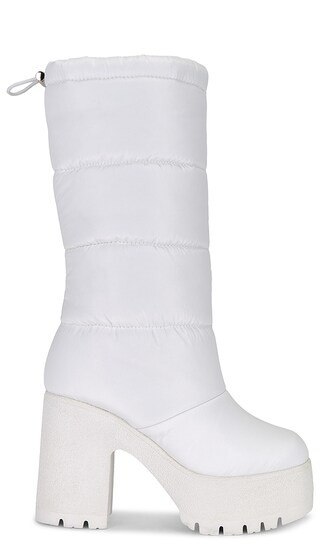Snow-Doubt Boot in White | Revolve Clothing (Global)