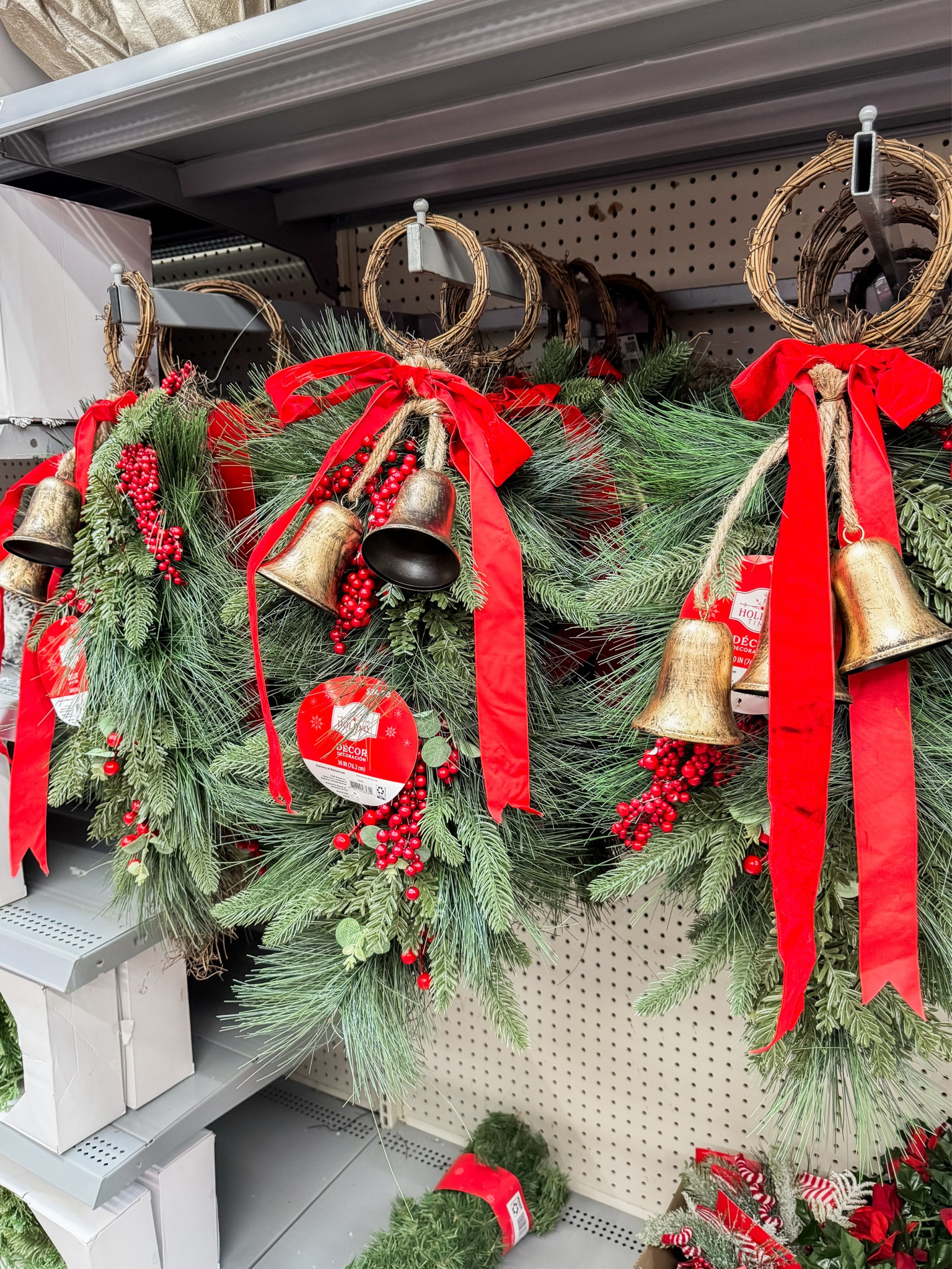 Walmart Christmas Wreath Under $30

Christmast decor, christmas door decor, walmart find, walmart christmas, christmas finds under $30

#LTKHoliday #LTKFindsUnder50 #LTKHome