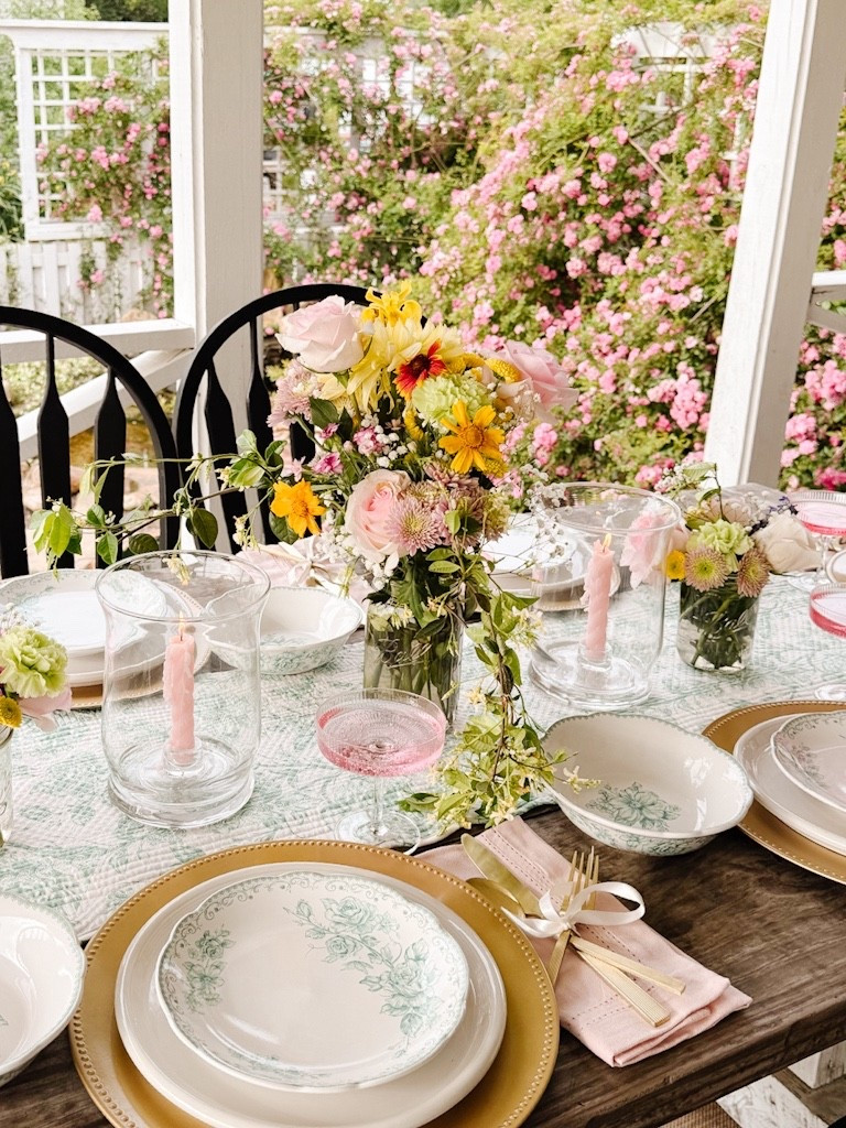 Spring is the perfect time for outdoor dining! 🌸#springdining #outdoordining #springtablescape 

#LTKHome