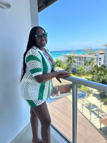 A change in latitude every now and then does good for the attitude! Enjoying vacation in this comfy two piece set from #Amazon! 



#LTKfindsunder50 #LTKmidsize #LTKtravel