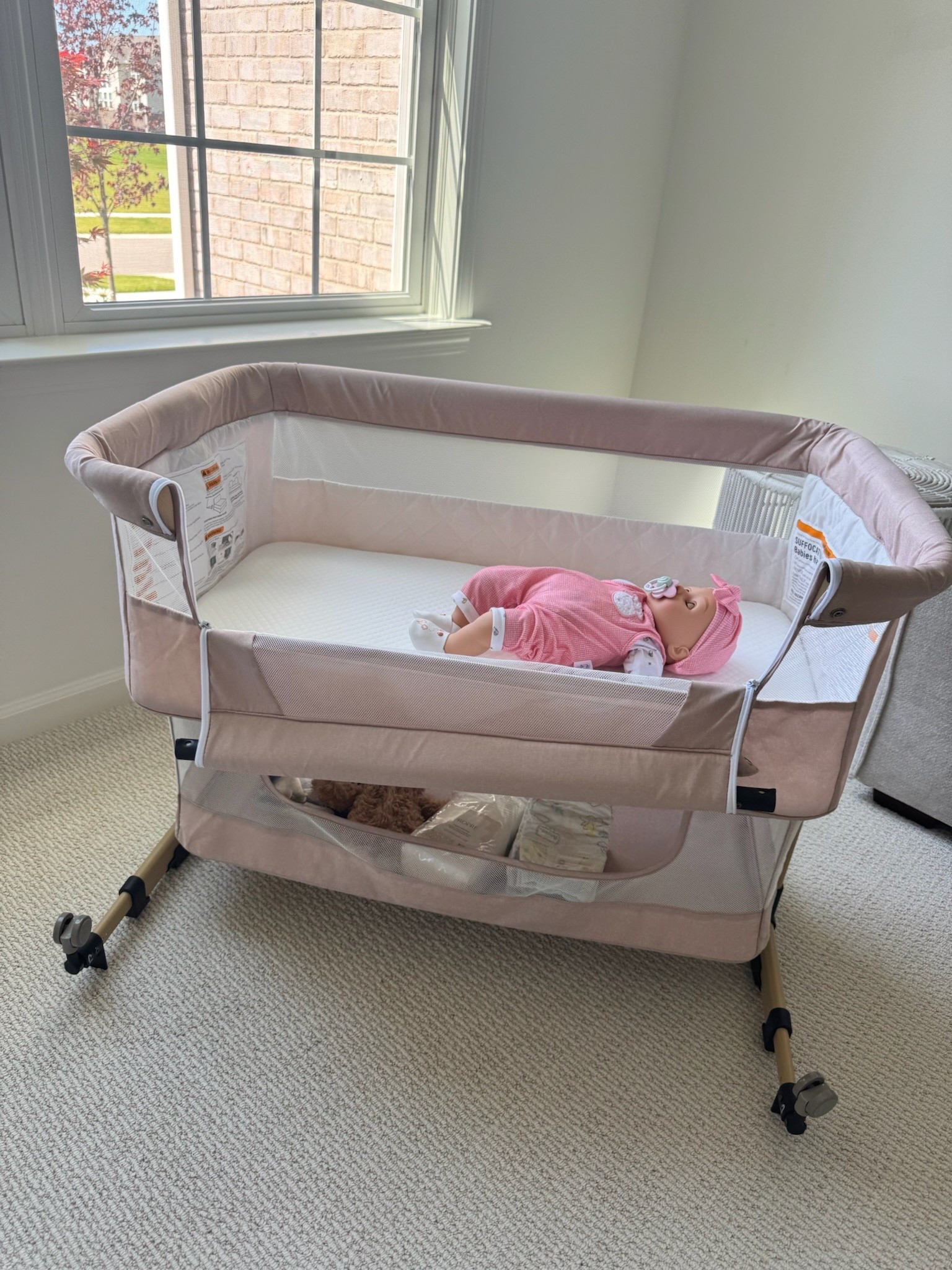 New mama must-have 🤍 This 3-in-1 baby bassinet has been a lifesaver—use it as a bedside sleeper, standalone bassinet, or travel crib. Easy to move, super sturdy, and perfect for keeping baby close and cozy! 