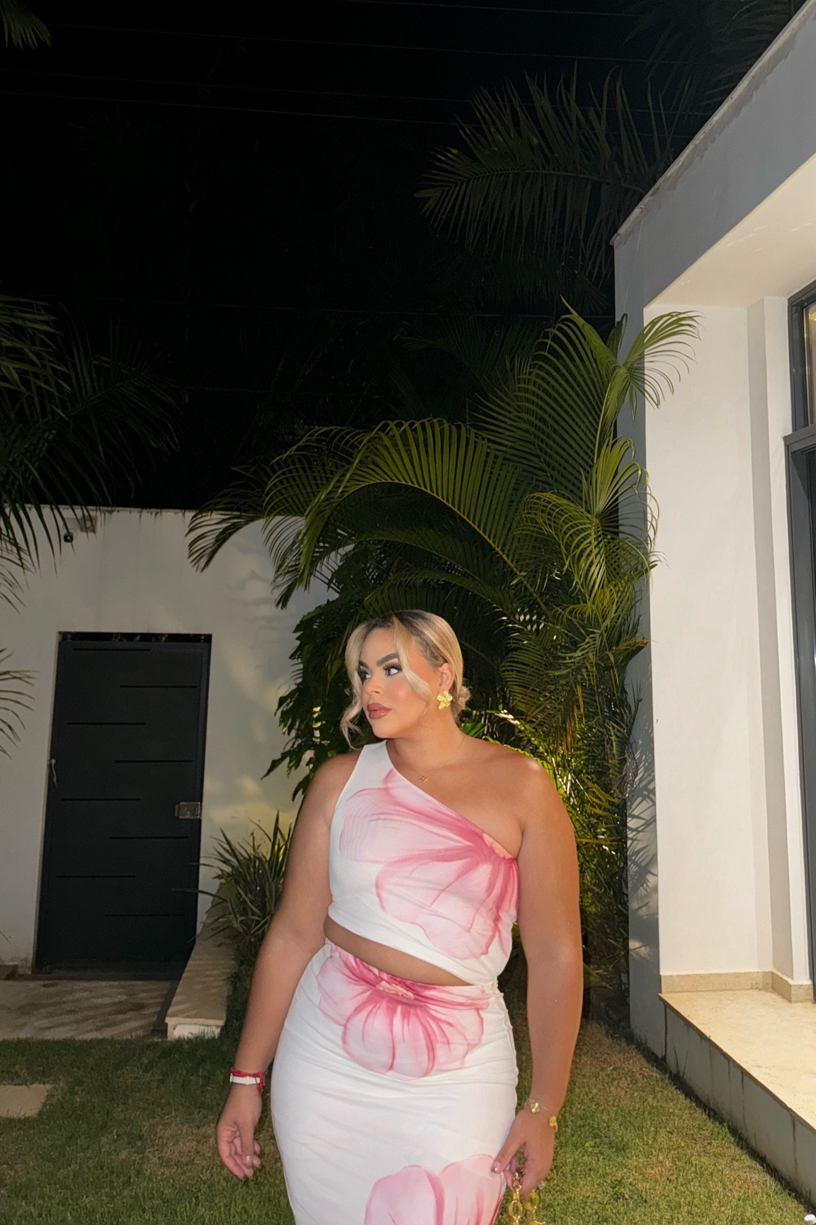 Perfect two piece set for under $20  on a curvy girl size M/L
