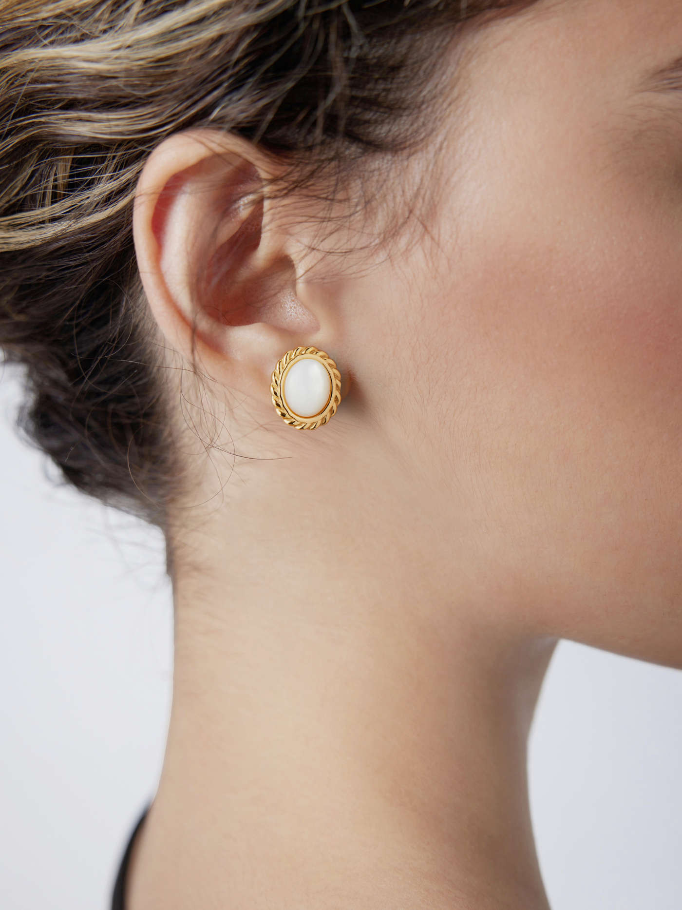 Stainless Steel TWISTED OVAL STUD EARRINGS For Coffee Shop Work | Cider