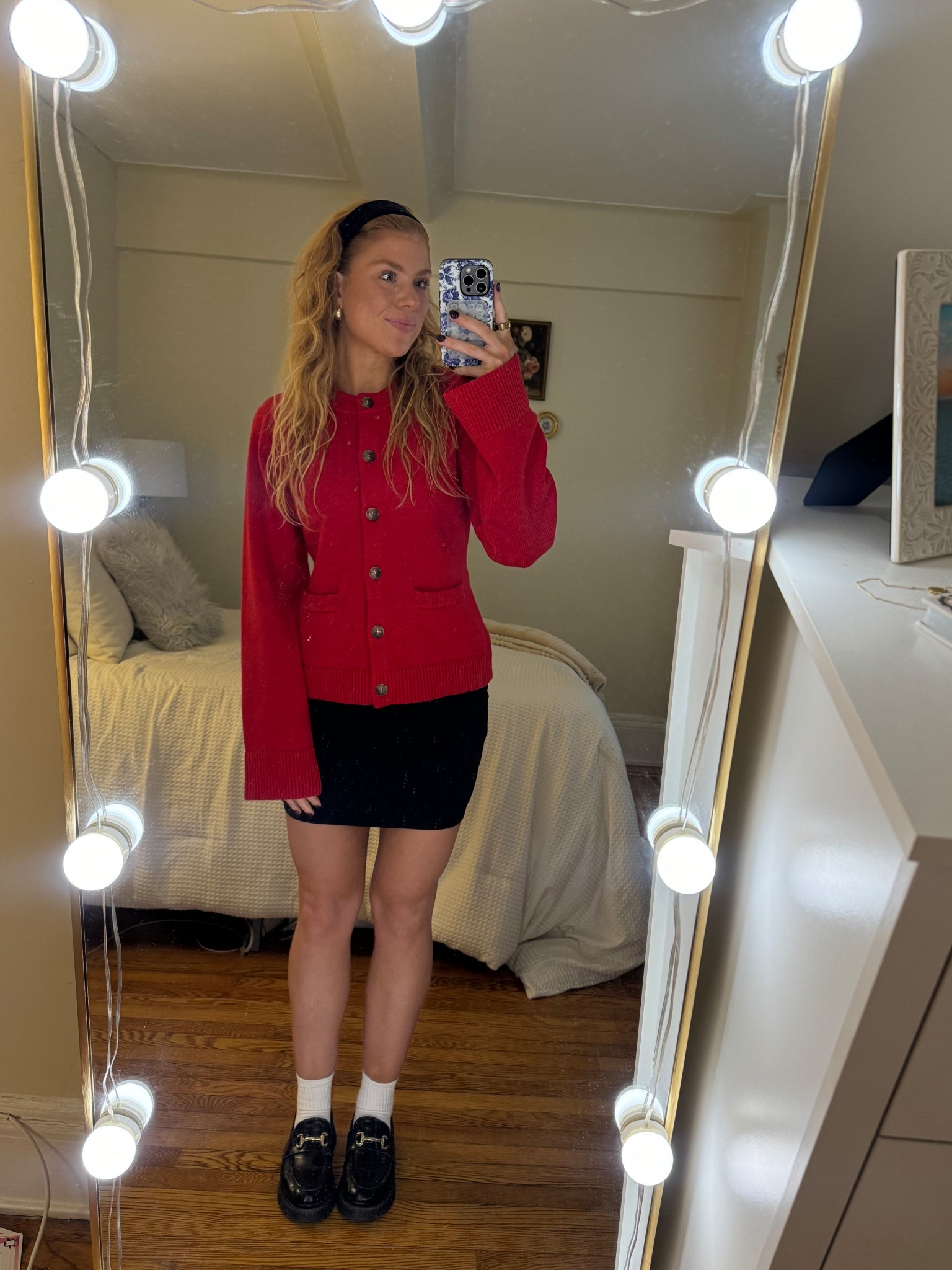 the most comfortable Good American cardigan ! the waist is cinched in its so flattering!! i wish I sized down one

#LTKWorkwear #LTKSeasonal #LTKStyleTip