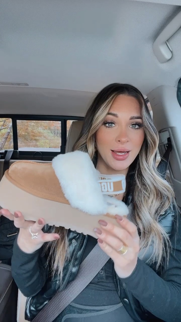 Trending fall winter ugh slide on shoes 

#LTKstyletip #LTKunder100 #LTKshoecrush