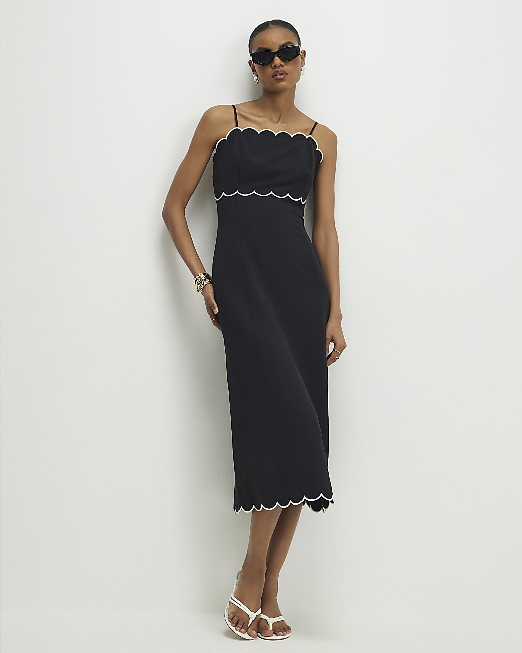 Black Linen Blend Scallop Trim Midi Dress | River Island UK & IE